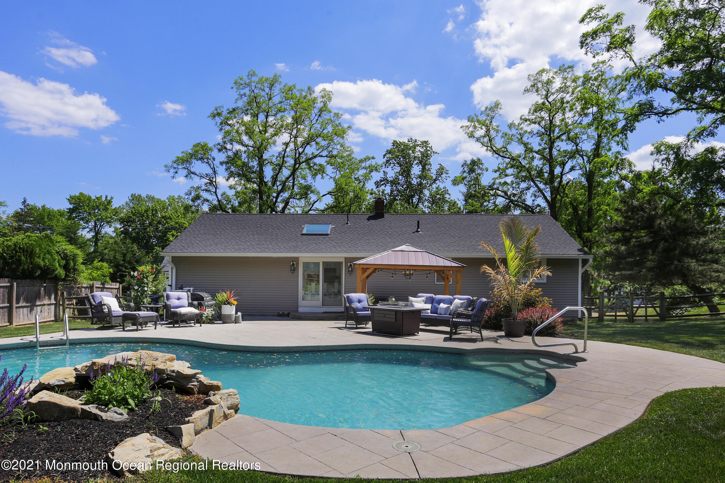 90 Oak Hill Road Middletown, NJ 07701 - Photo 7 of 46 Oakhillbackpool