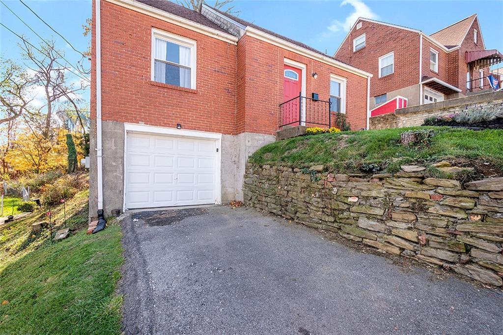 3725 Middleboro Road Pittsburgh, PA 15234 - Photo 3 of 21 Gallery Image 3