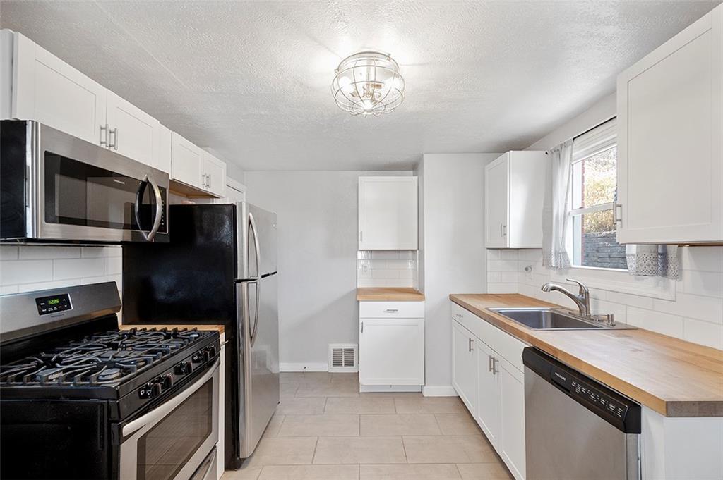 3725 Middleboro Road Pittsburgh, PA 15234 - Photo 7 of 21 Gallery Image 7