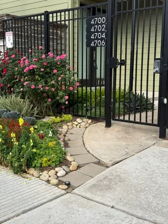 $2,750 | 4700 Austin Street, Houston, TX 77004