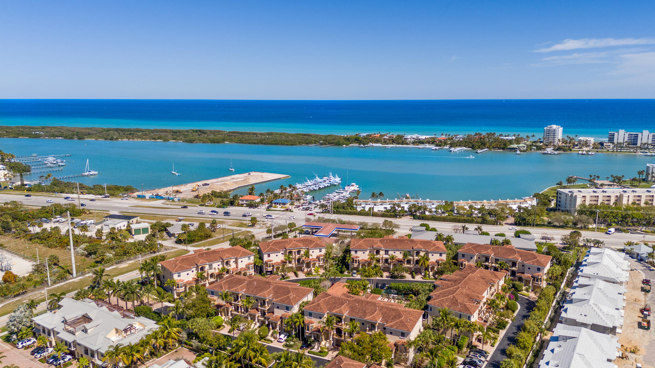 405 Del Sol Circle Tequesta, FL 33469 - Photo 5 of 53 dji_20240224125944_0398_d