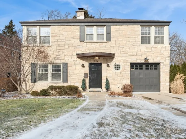 $6,800 | 1754 Grove Street, Glenview, IL 60025