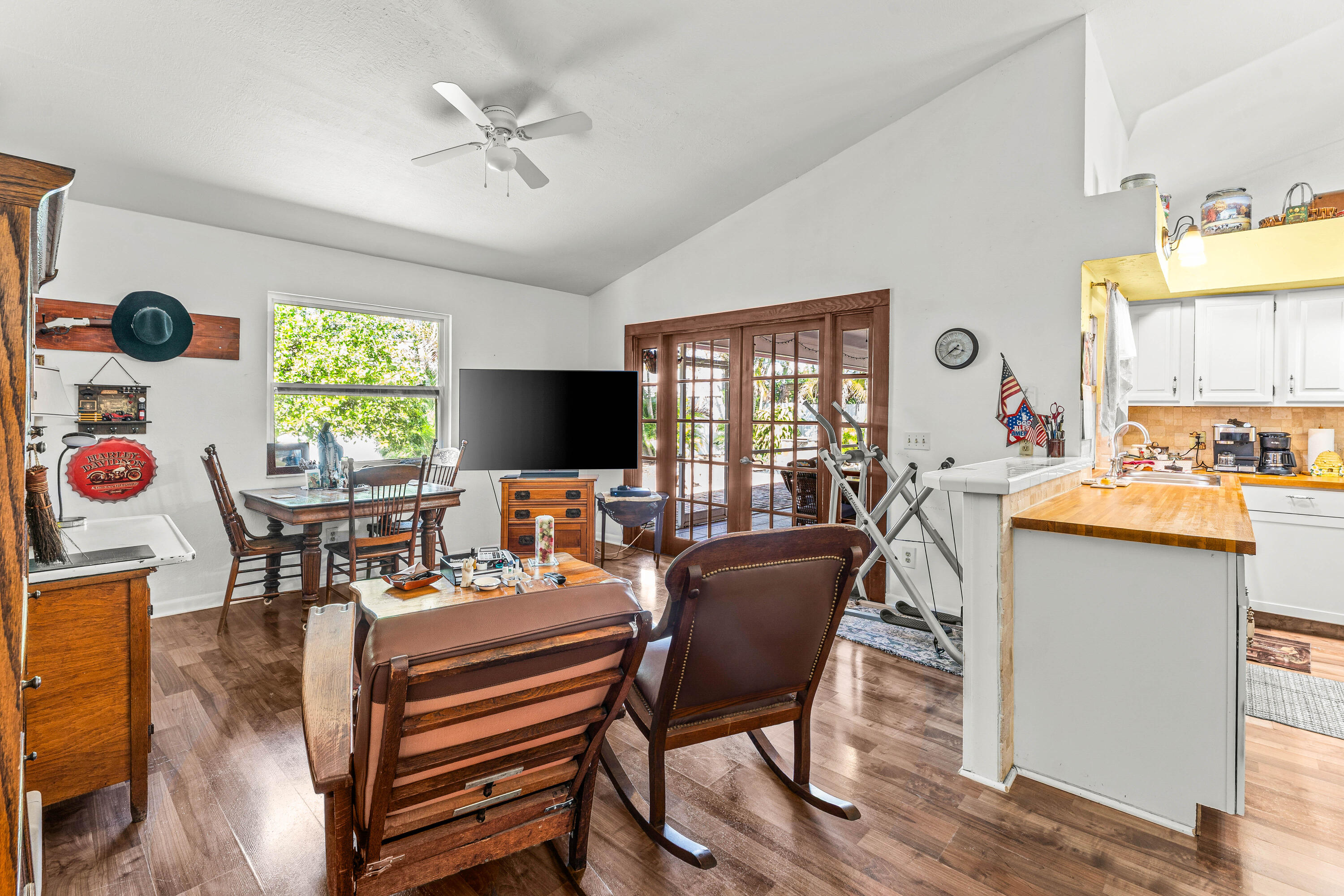 4153 Russell Street Jupiter, FL 33469 - Photo 14 of 56 011-4153RussellStreet-Jupiter-FL-33469-F