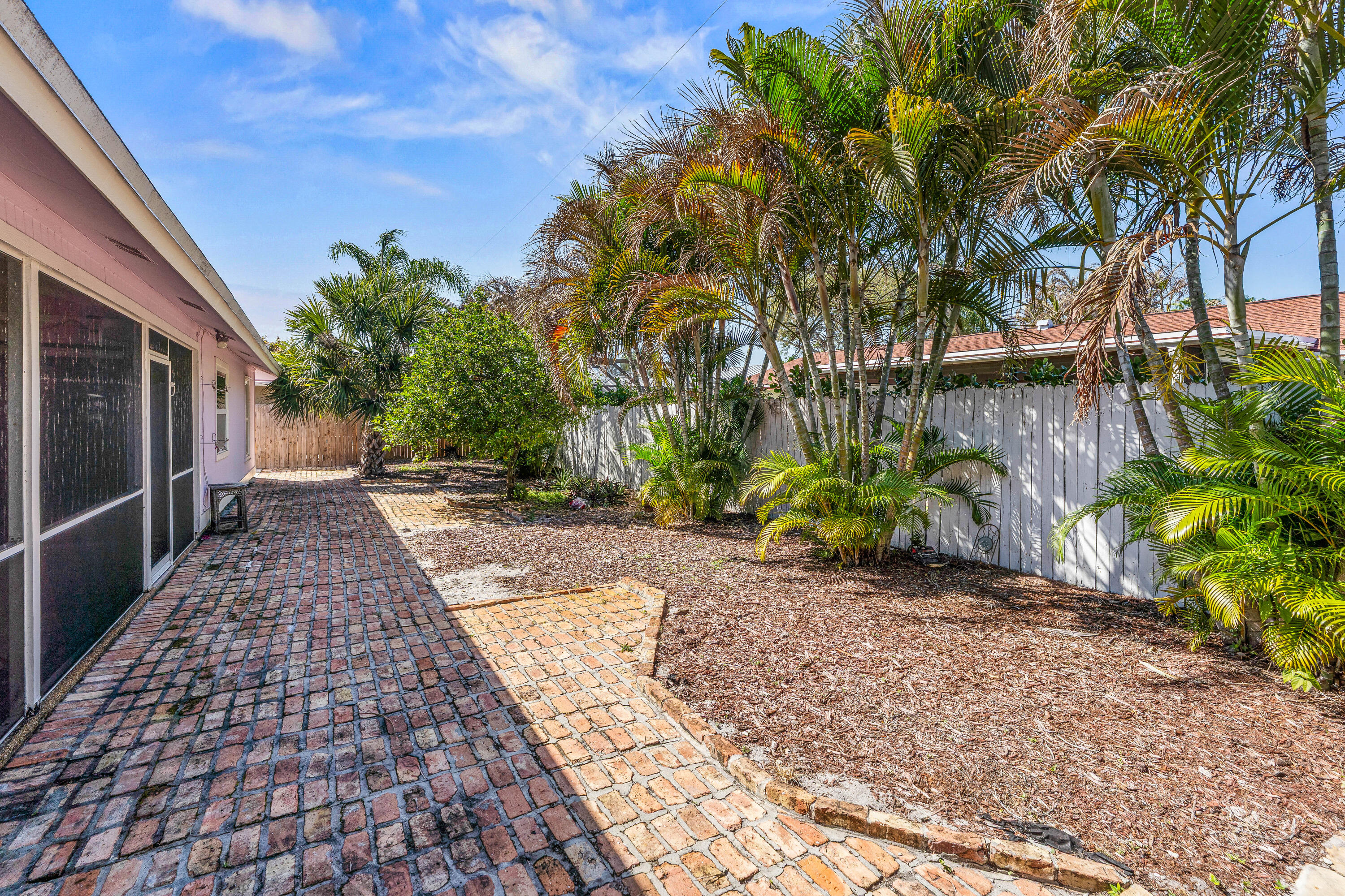 4153 Russell Street Jupiter, FL 33469 - Photo 39 of 56 032-4153RussellStreet-Jupiter-FL-33469-F