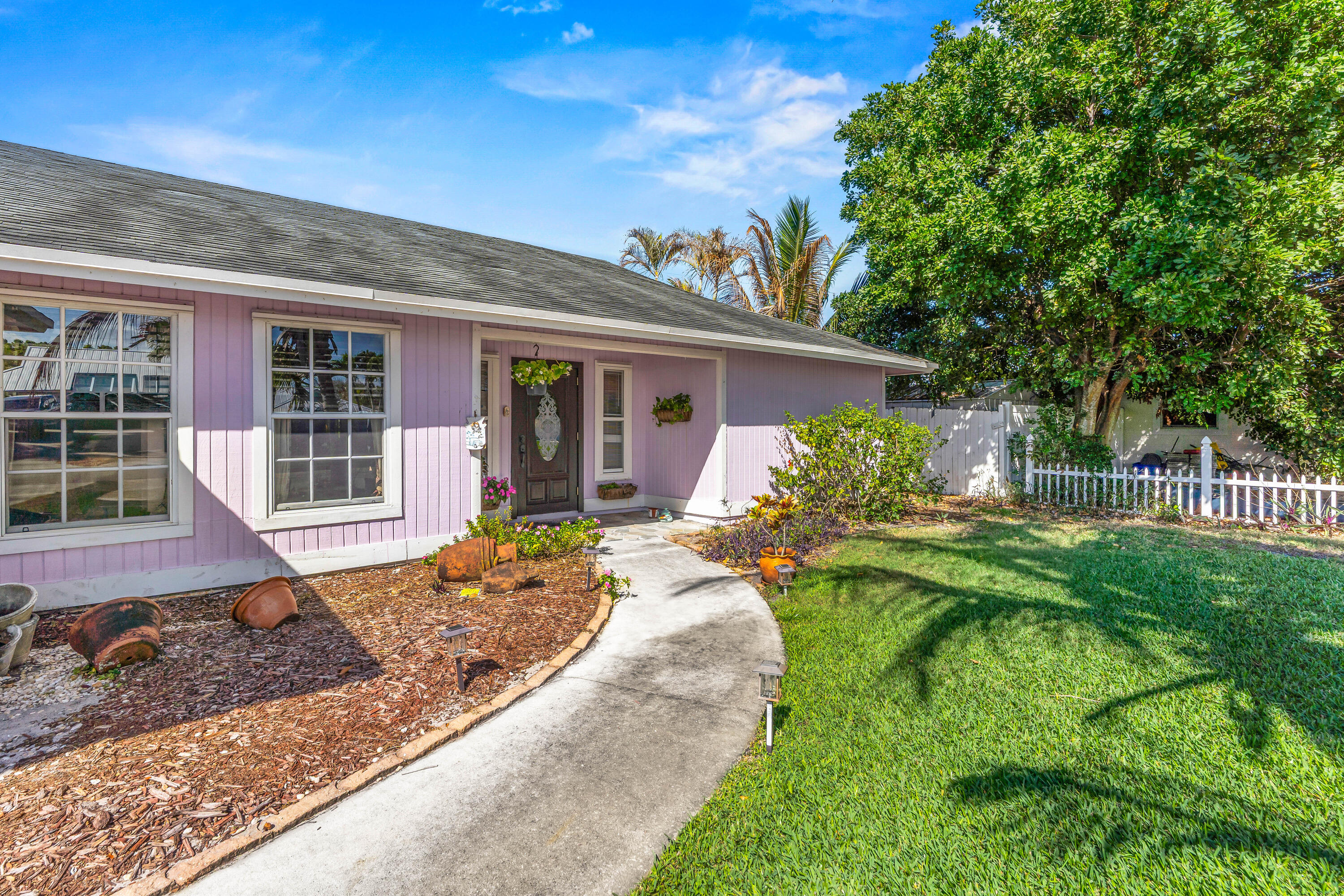 4153 Russell Street Jupiter, FL 33469 - Photo 4 of 56 004-4153RussellStreet-Jupiter-FL-33469-F