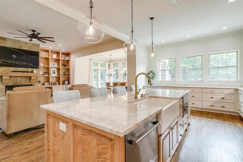 $1,100,000 | 115 Lantana Court, Poolville, TX 76487