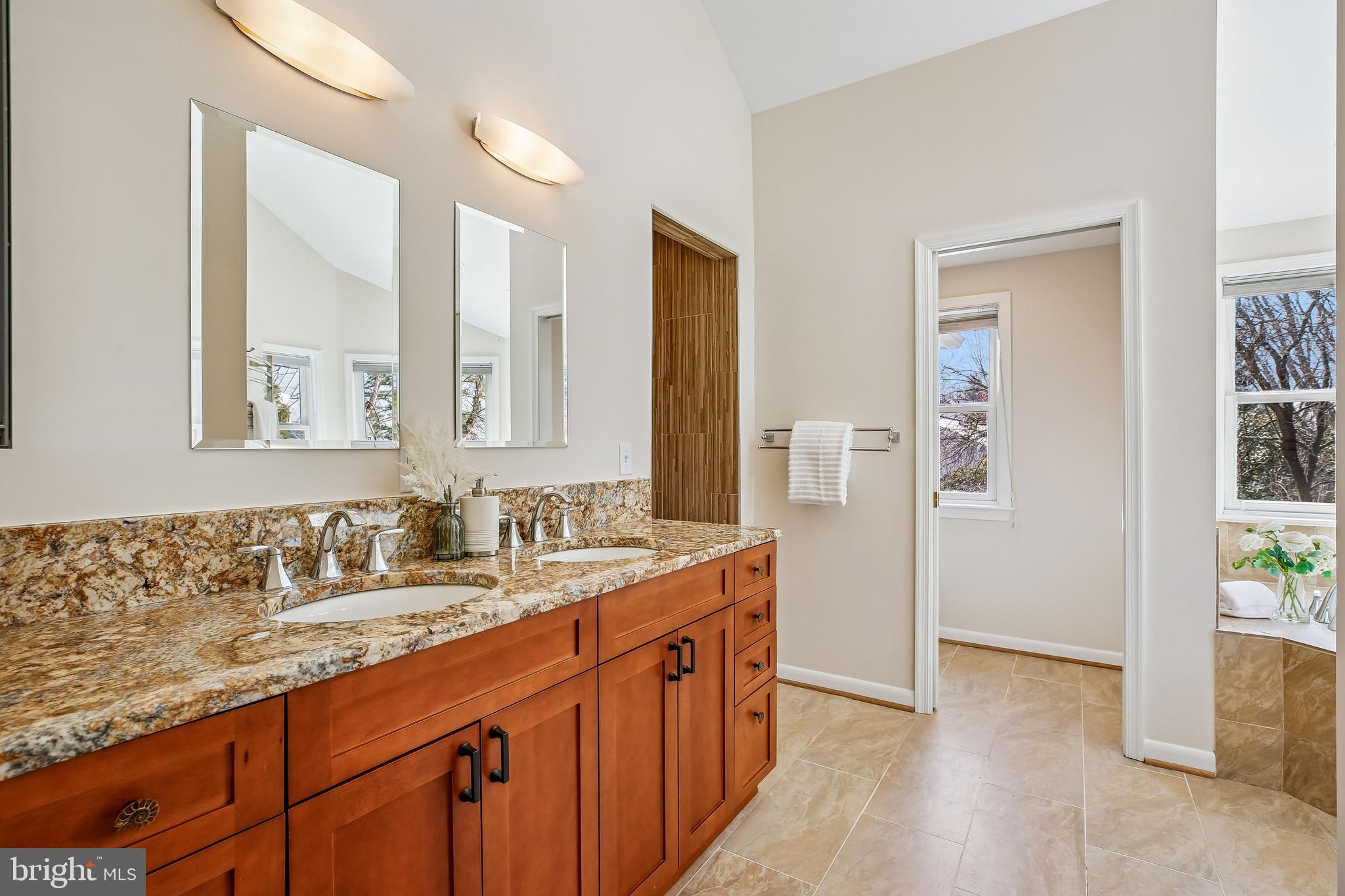 5225 Westpath Way Bethesda, MD 20816 - Photo 22 of 53 Primary Bathroom