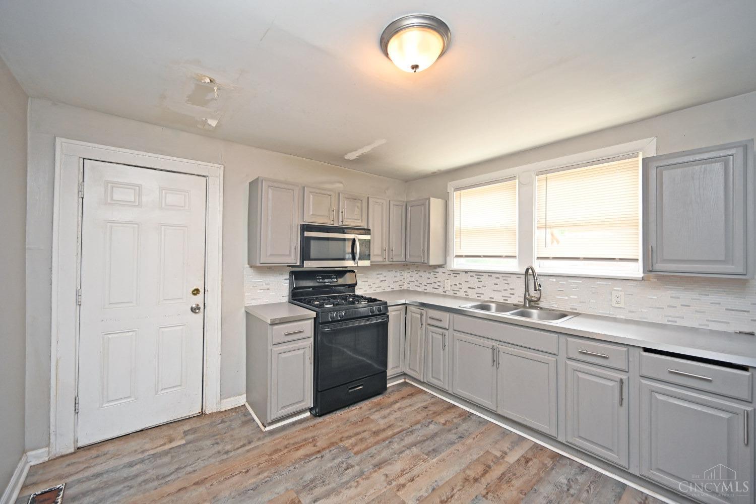 1309 Groesbeck Road Cincinnati, OH 45224 - Photo 11 of 27 Gallery Image 11