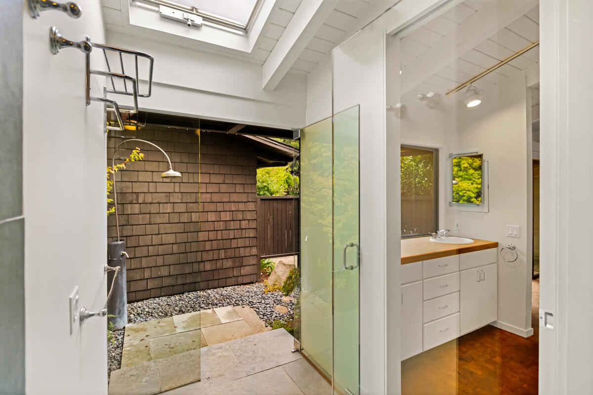 1681 East Valley Road Montecito, CA 93108 - Photo 14 of 61 _ROY5209