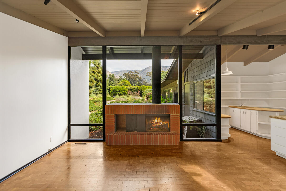 1681 East Valley Road Montecito, CA 93108 - Photo 18 of 61 _ROY5214