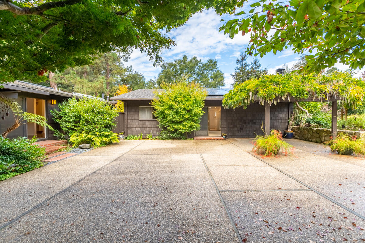 1681 East Valley Road Montecito, CA 93108 - Photo 39 of 61 _ROY5432-HDR