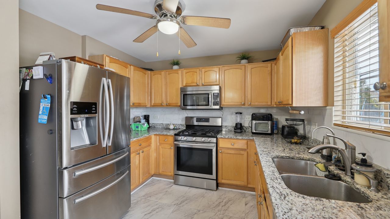 6120 Smokey Ridge Drive Plainfield, IL 60586 - Photo 5 of 18