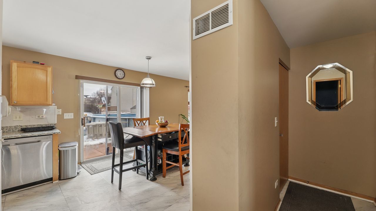 6120 Smokey Ridge Drive Plainfield, IL 60586 - Photo 6 of 18