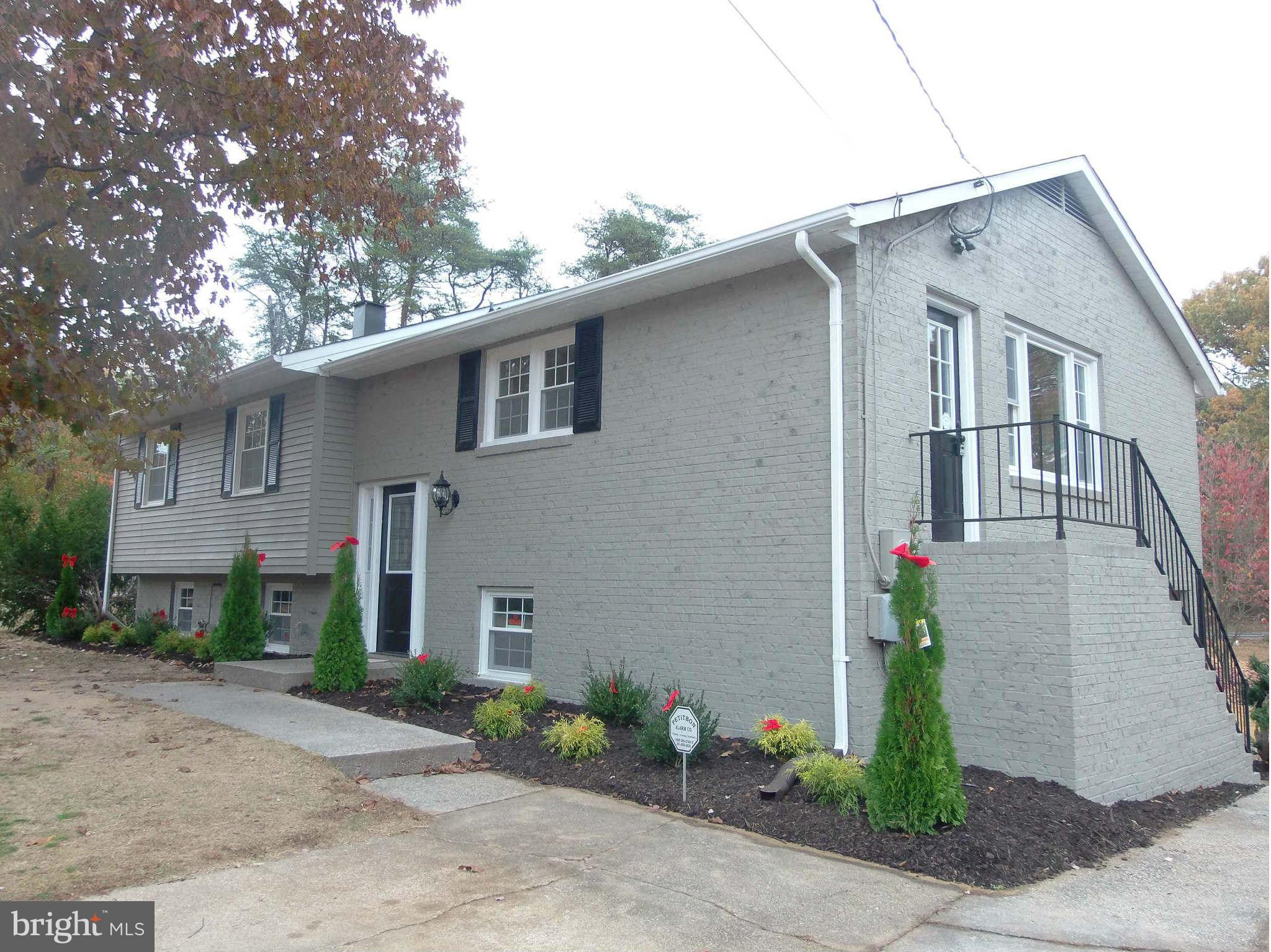 135 Magothy Beach Road Pasadena, MD 21122 - Photo 1 of 30 Exterior (Front)