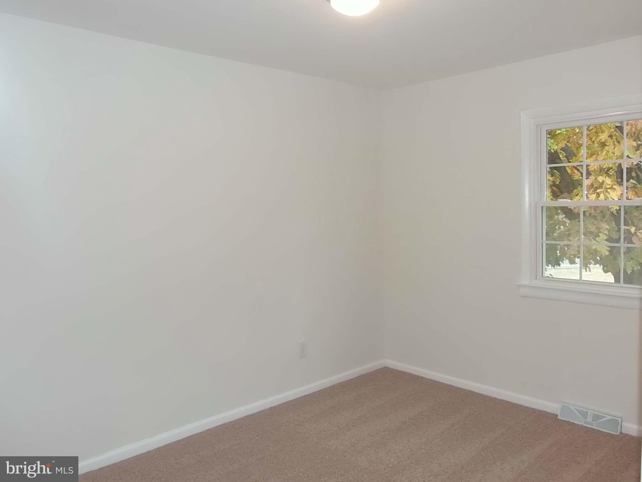 135 Magothy Beach Road Pasadena, MD 21122 - Photo 17 of 30 Bedroom (Master)