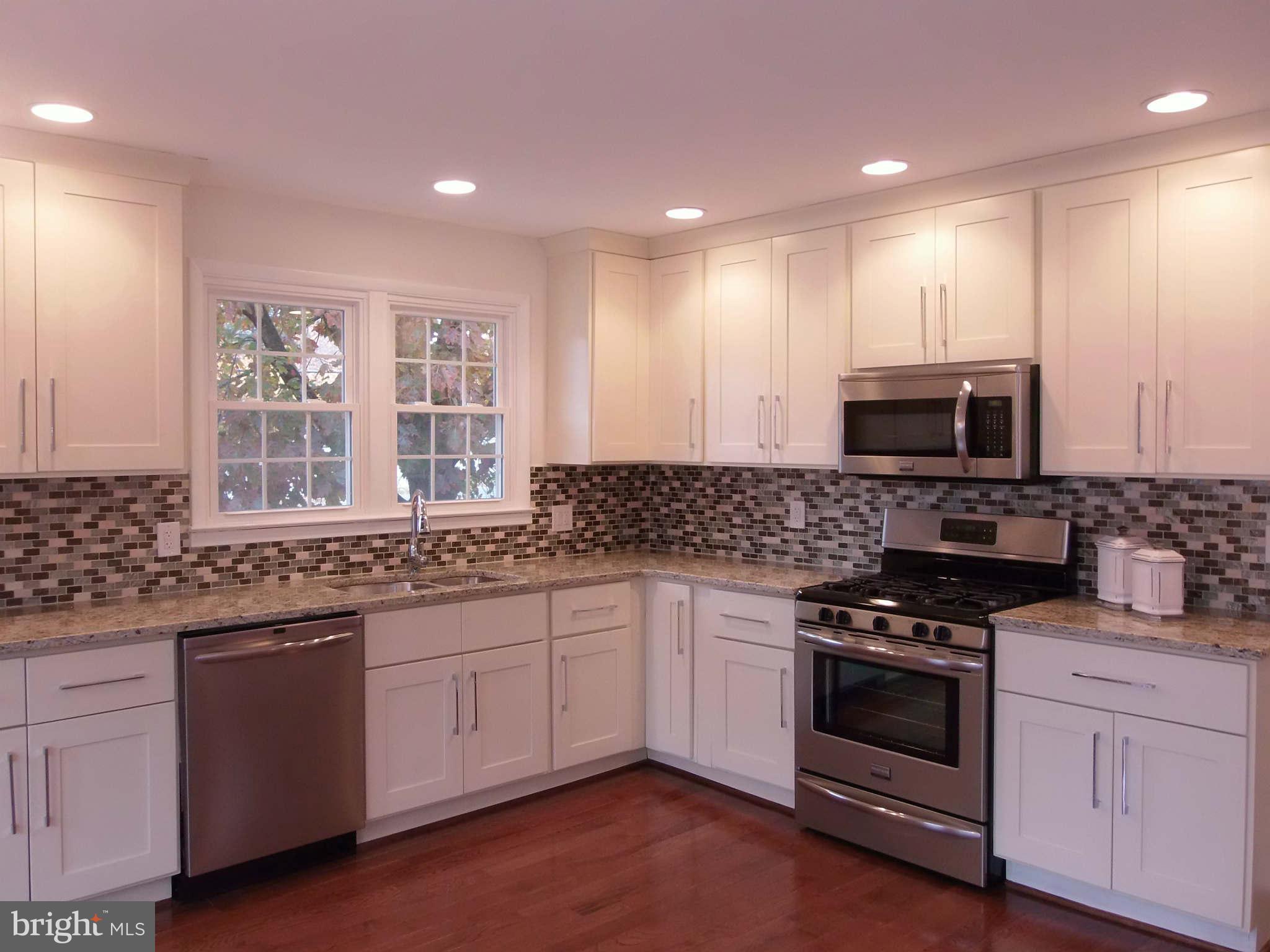 135 Magothy Beach Road Pasadena, MD 21122 - Photo 3 of 30 Kitchen