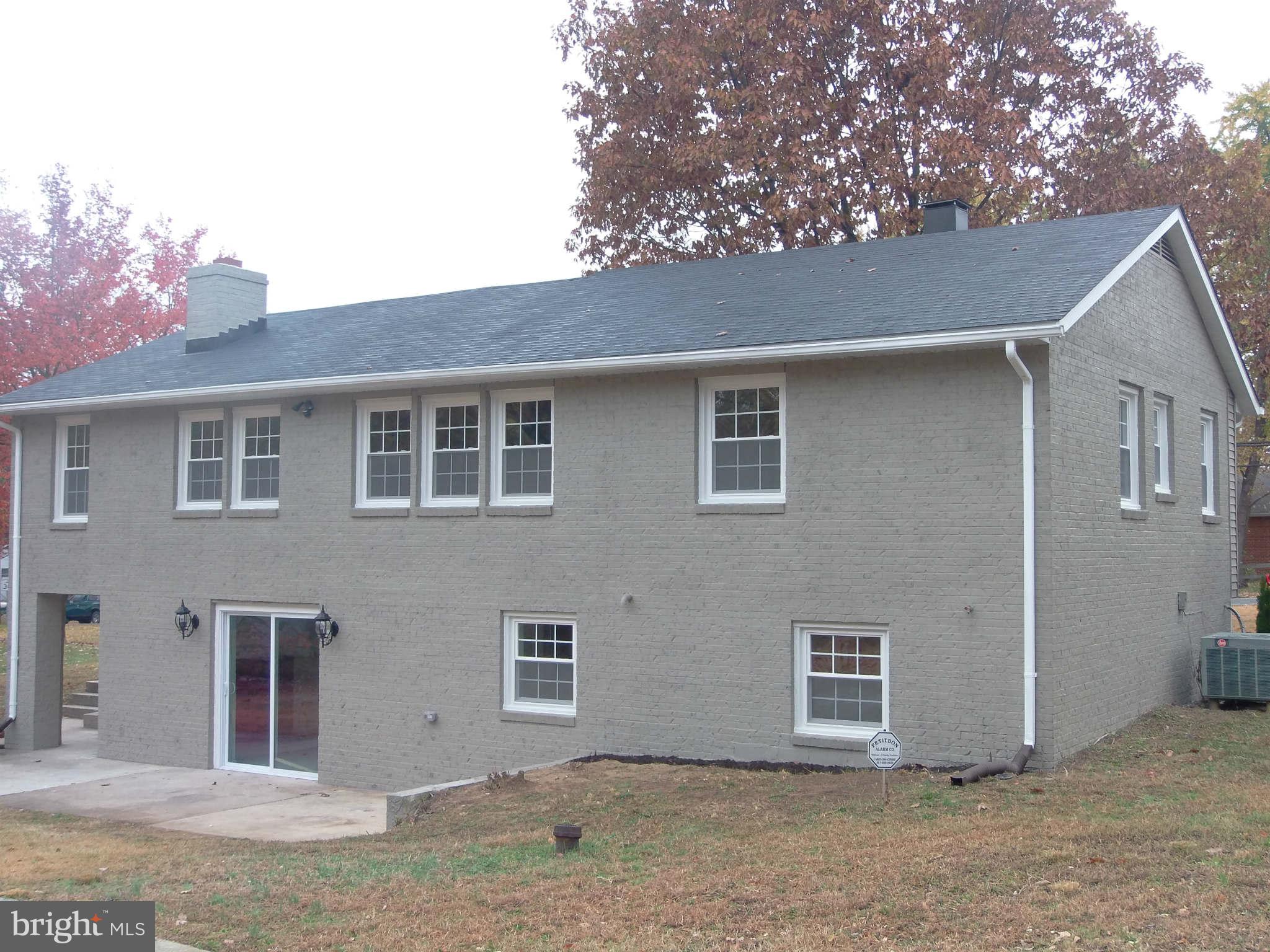 135 Magothy Beach Road Pasadena, MD 21122 - Photo 26 of 30 Exterior (Rear)