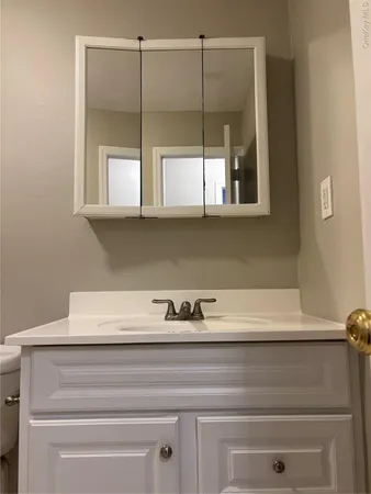 $2,600 | 158 Horseshoe Road, Mill Neck, NY 11765