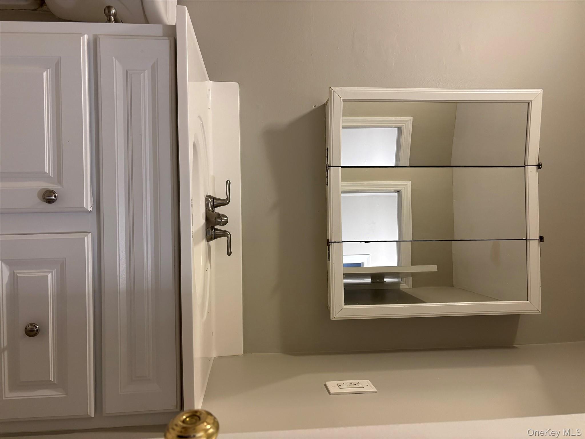 158 Horseshoe Road Mill Neck, NY 11765 - Photo 9 of 10