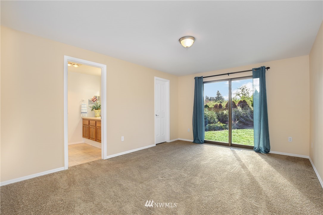 9054 Avondale Road Northeast Redmond, WA 98052 - Photo 14 of 25 Gallery Image 14