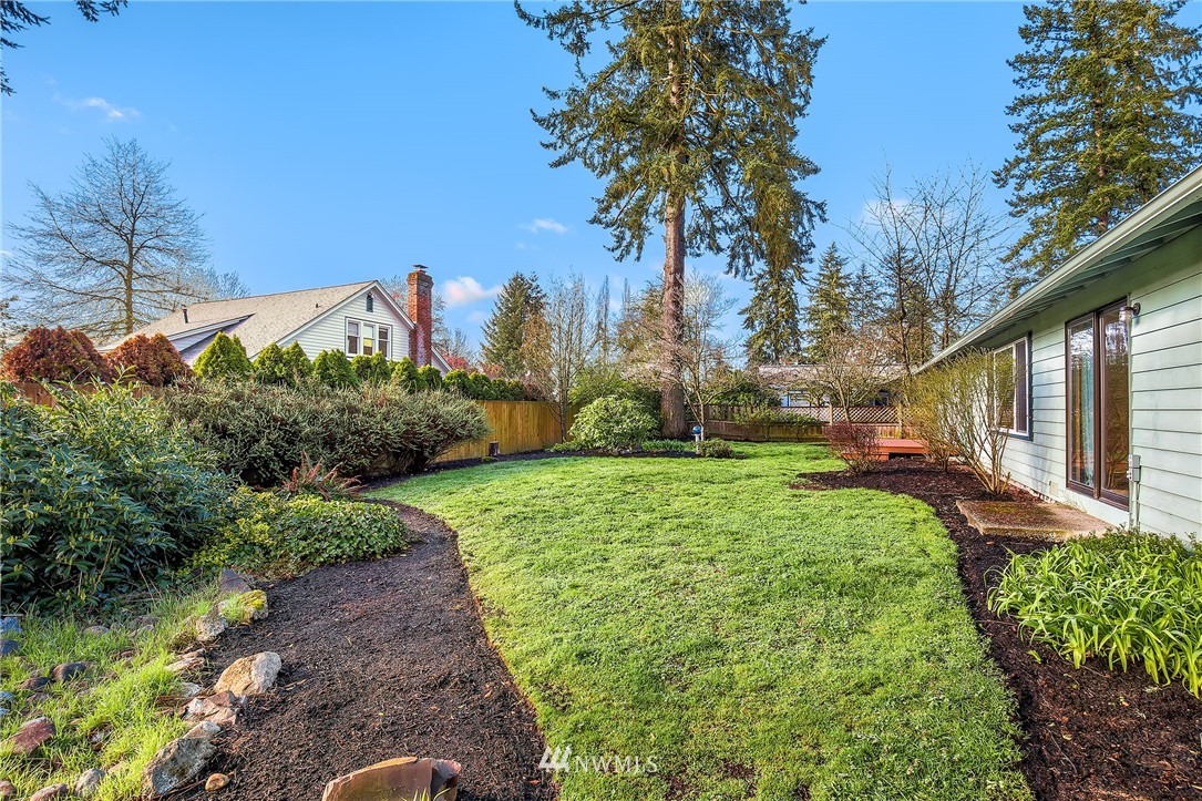 9054 Avondale Road Northeast Redmond, WA 98052 - Photo 22 of 25 Gallery Image 22