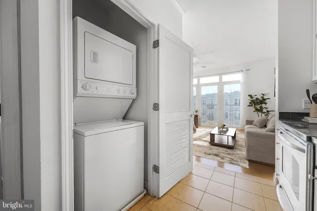 a view of living room washer and dryer