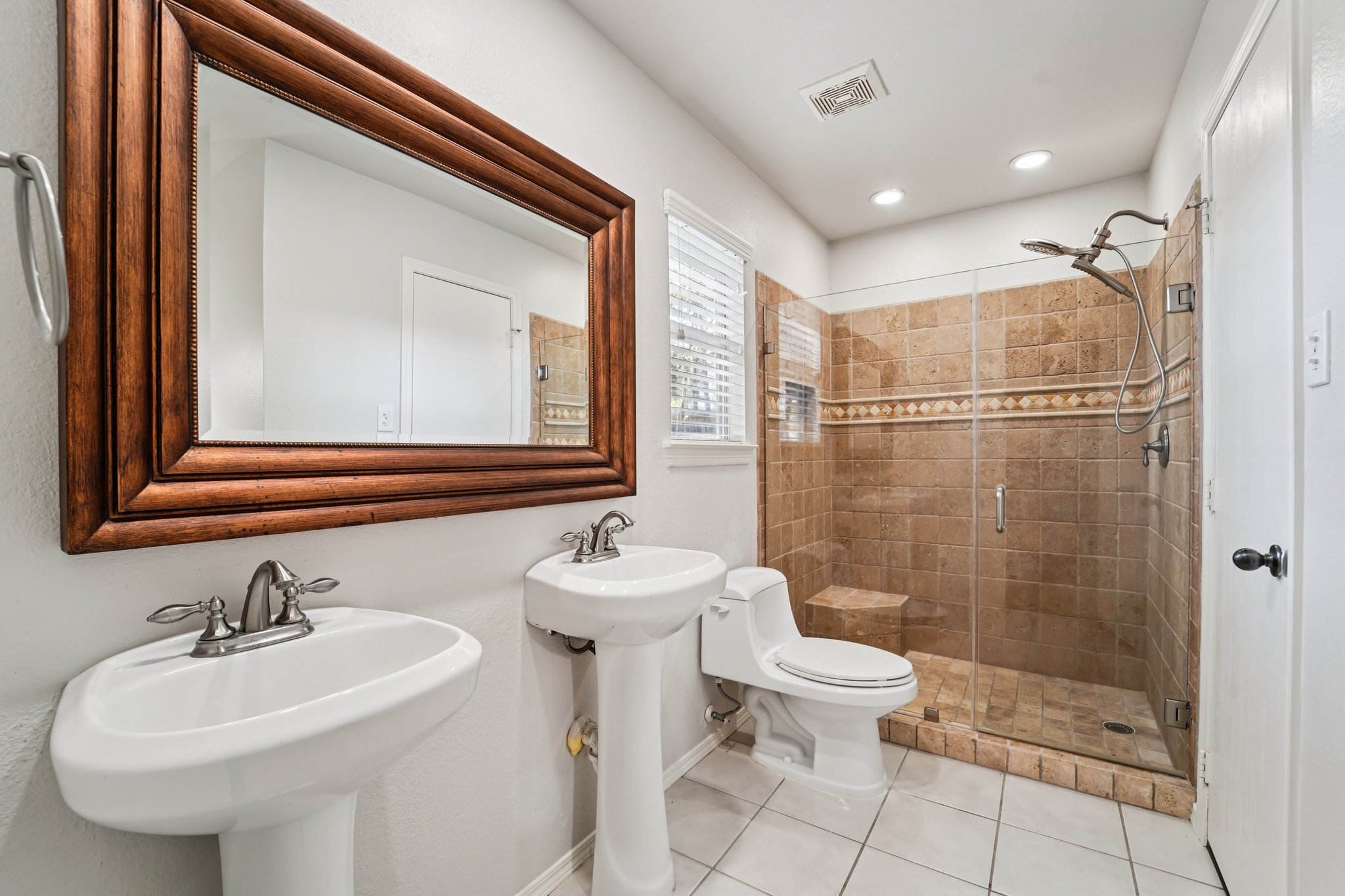 281 Mesa View Conroe, TX 77316 - Photo 15 of 38