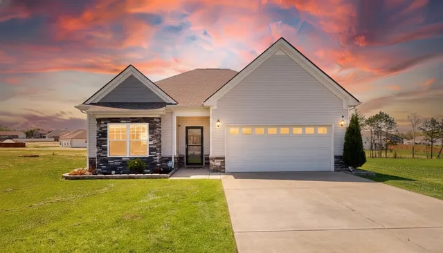 $399,900 | 209 Windyhill Street, Murfreesboro, TN 37129