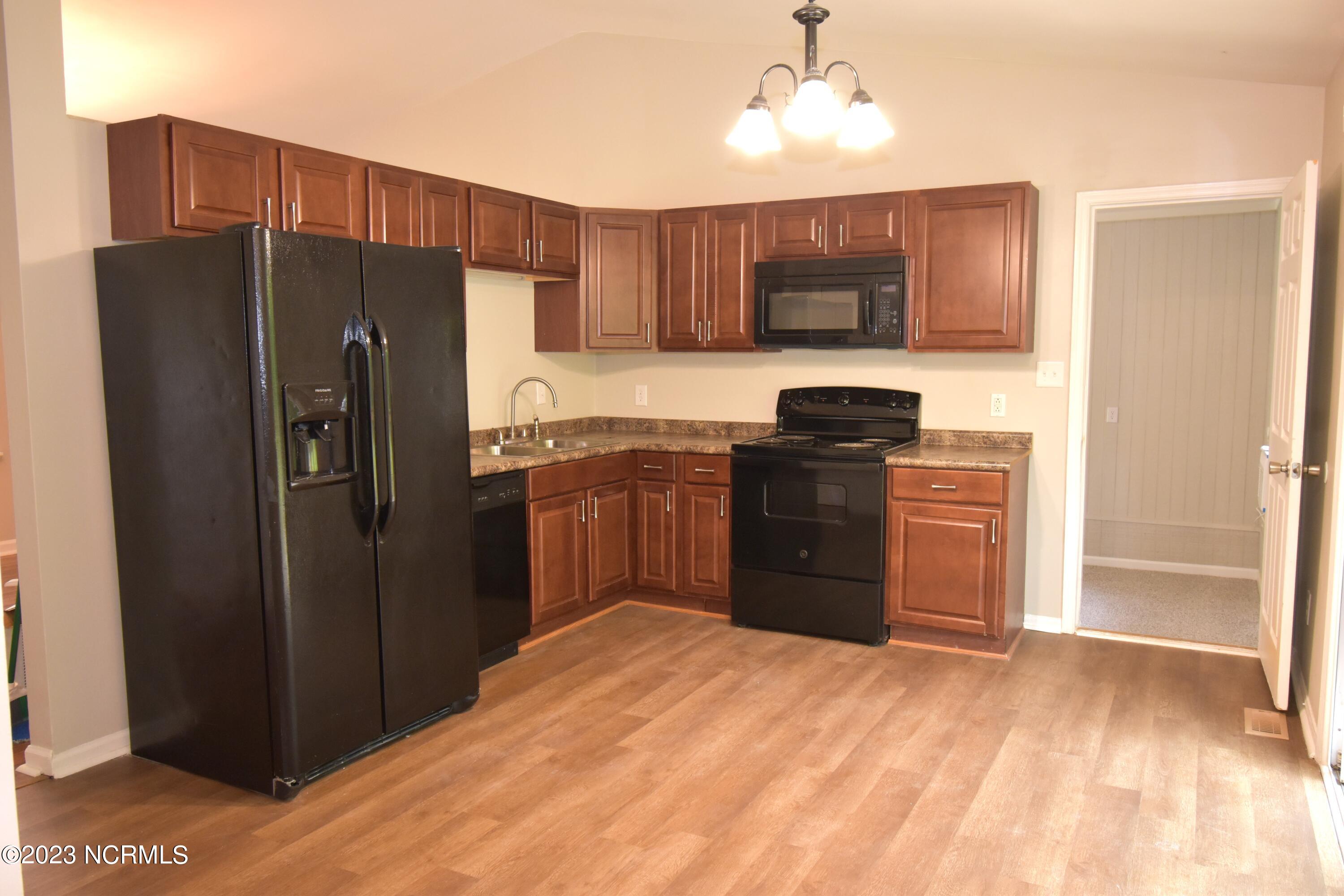 2107 Ramsey Loop Road Jacksonville, NC 28546 - Photo 5 of 20 DSC_0380