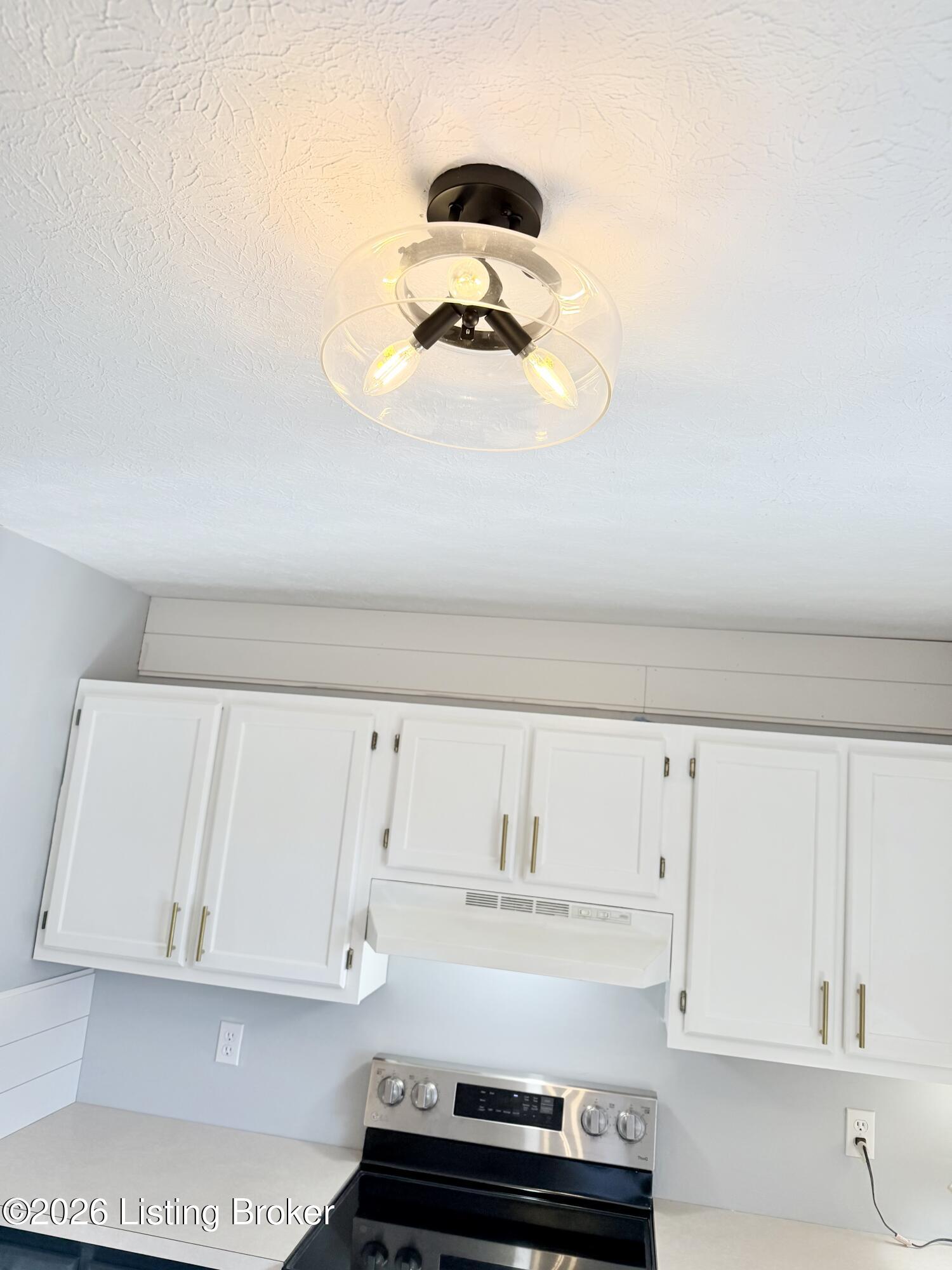 810 Rolling Ridge Circle Simpsonville, KY 40067 - Photo 11 of 29 New light fixtures through out