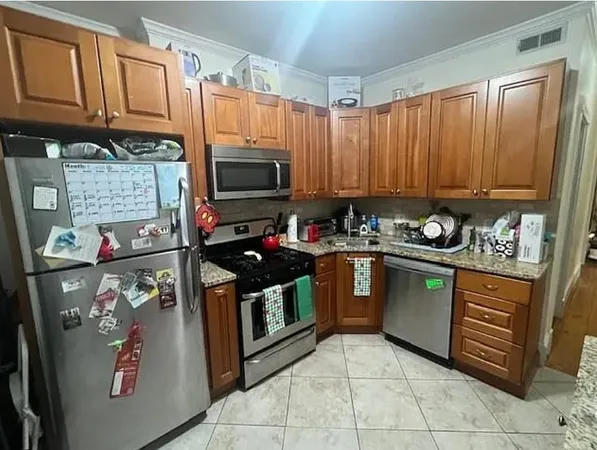 $3,200 | 43 Gove Street, Unit 2, Boston, MA 02128