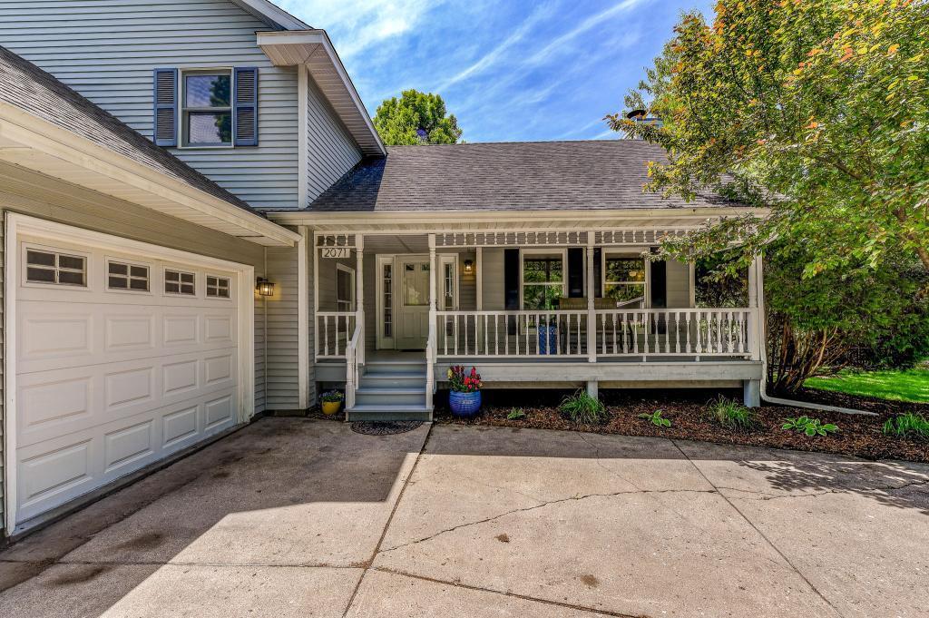2071 Melody Hill Road Chanhassen, MN 55331 - Photo 2 of 31