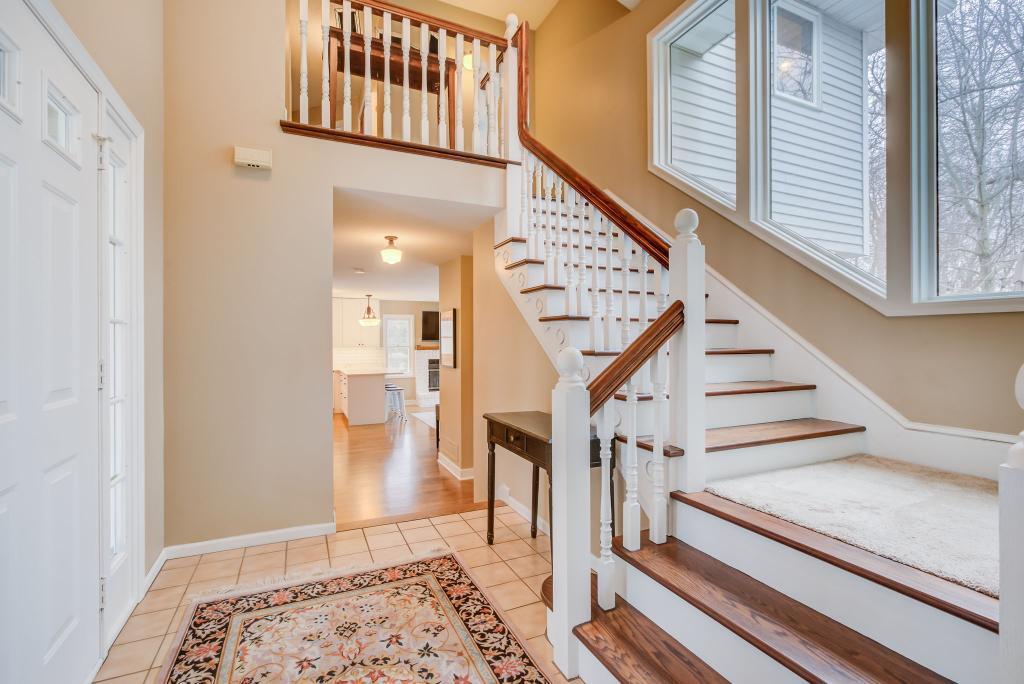 2071 Melody Hill Road Chanhassen, MN 55331 - Photo 3 of 31