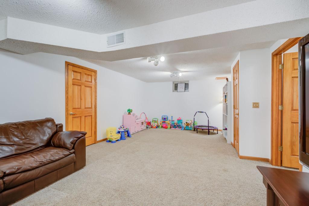 2071 Melody Hill Road Chanhassen, MN 55331 - Photo 26 of 31
