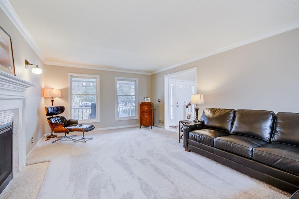 2071 Melody Hill Road Chanhassen, MN 55331 - Photo 4 of 31
