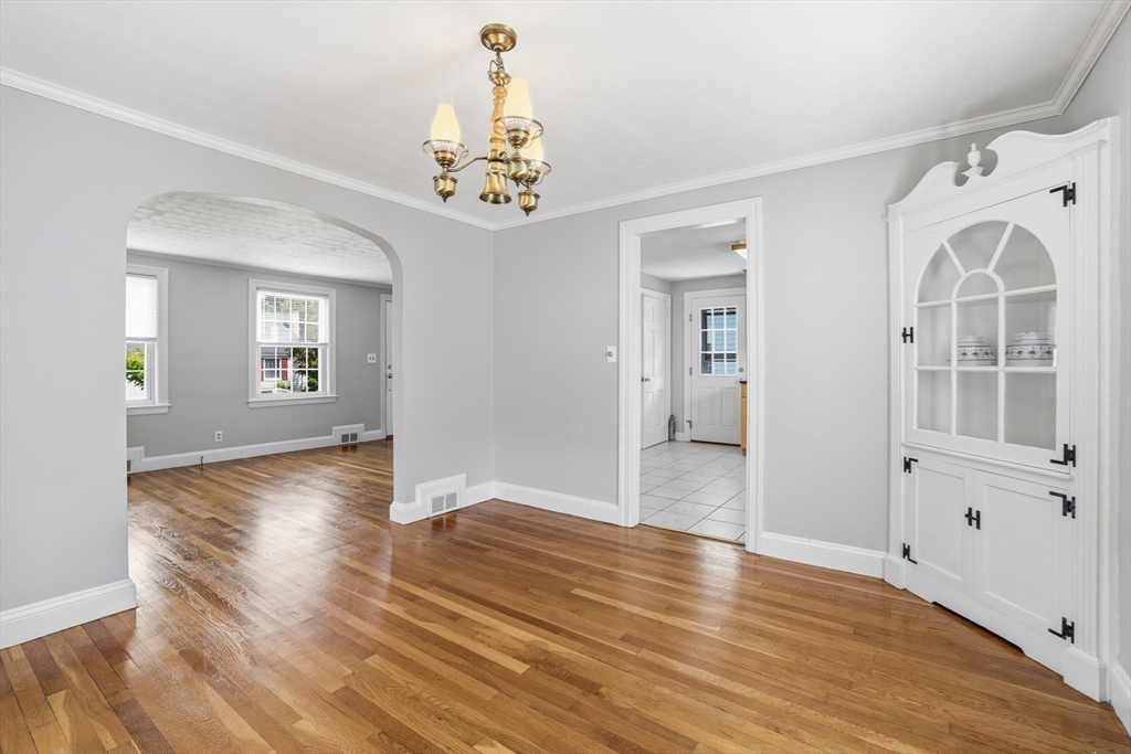 31 Beech Street Dedham, MA 02026 - Photo 15 of 40