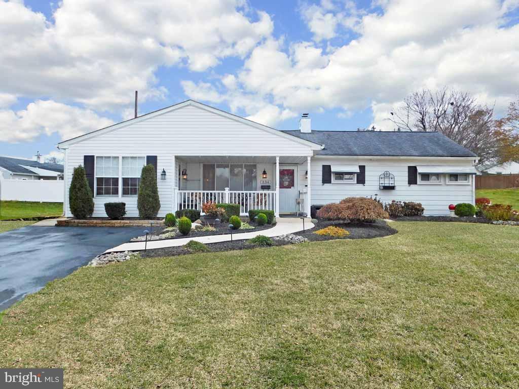 236 Suffolk Road Fairless Hills, PA 19030 - Photo 1 of 26 Gallery Image 1