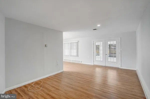 $449,900 | 4 Campion Court, Brick, NJ 08724