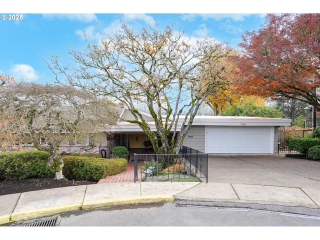 $900,000 | 915 Northwest Westwood Place, Corvallis, OR 97330