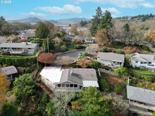 $900,000 | 915 Northwest Westwood Place, Corvallis, OR 97330