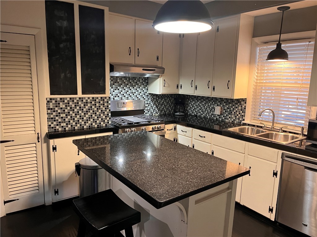 130 Chapel Street Lincoln, RI 02865 - Photo 9 of 20 first floor unit