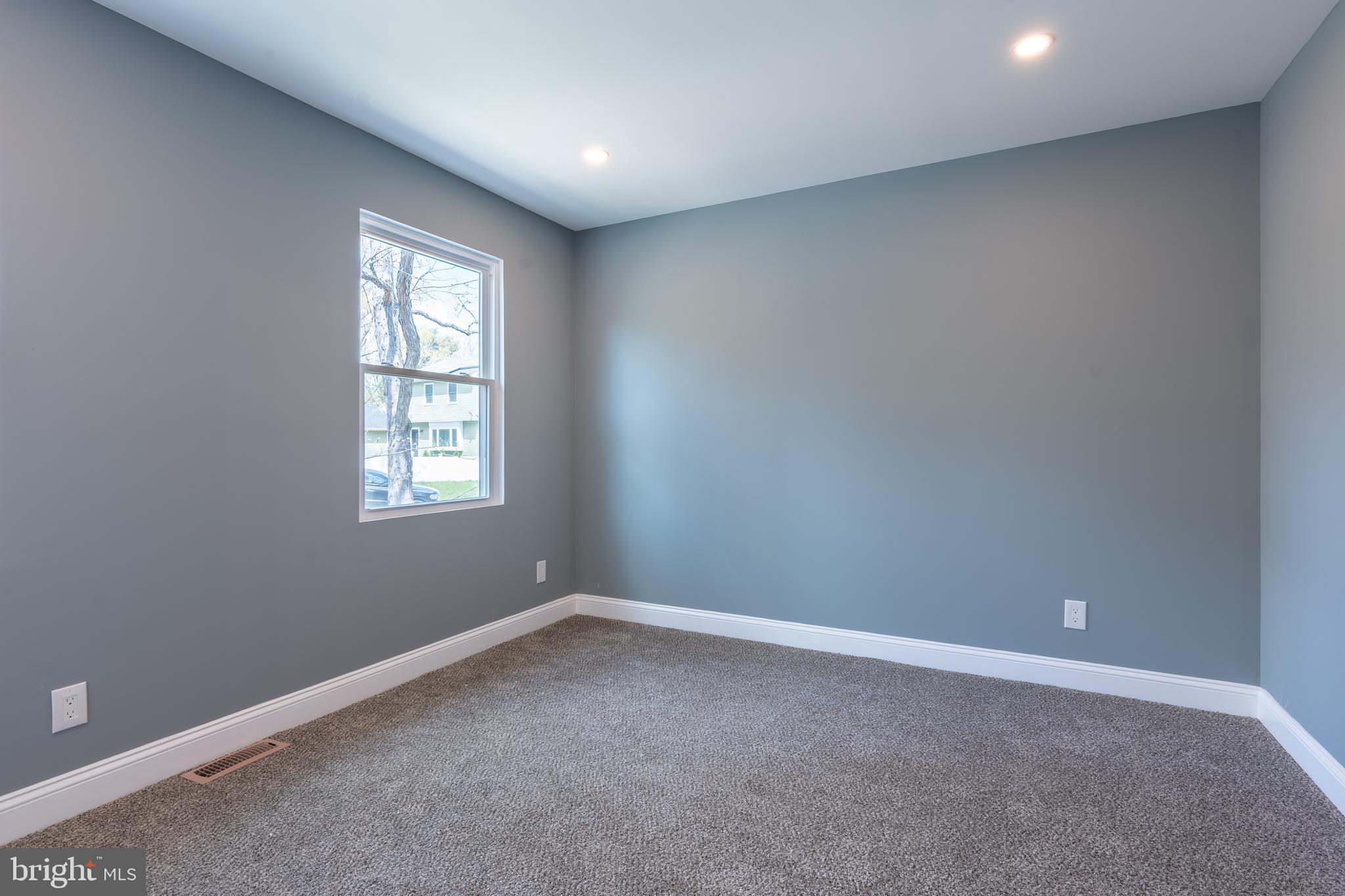 3 Slalom Court Pine Hill, NJ 08021 - Photo 16 of 47 an empty room with windows
