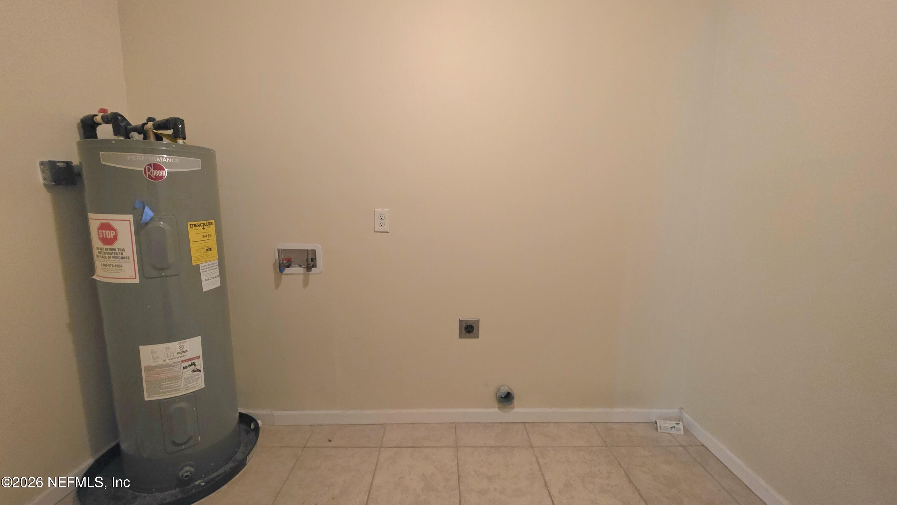8240 Pear Road Jacksonville, FL 32210 - Photo 23 of 27 Laundry Room