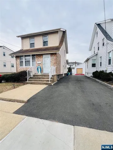$2,600 | 138 Kingsland Avenue, Lyndhurst, NJ 07071