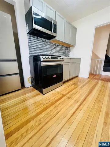 $2,600 | 138 Kingsland Avenue, Lyndhurst, NJ 07071