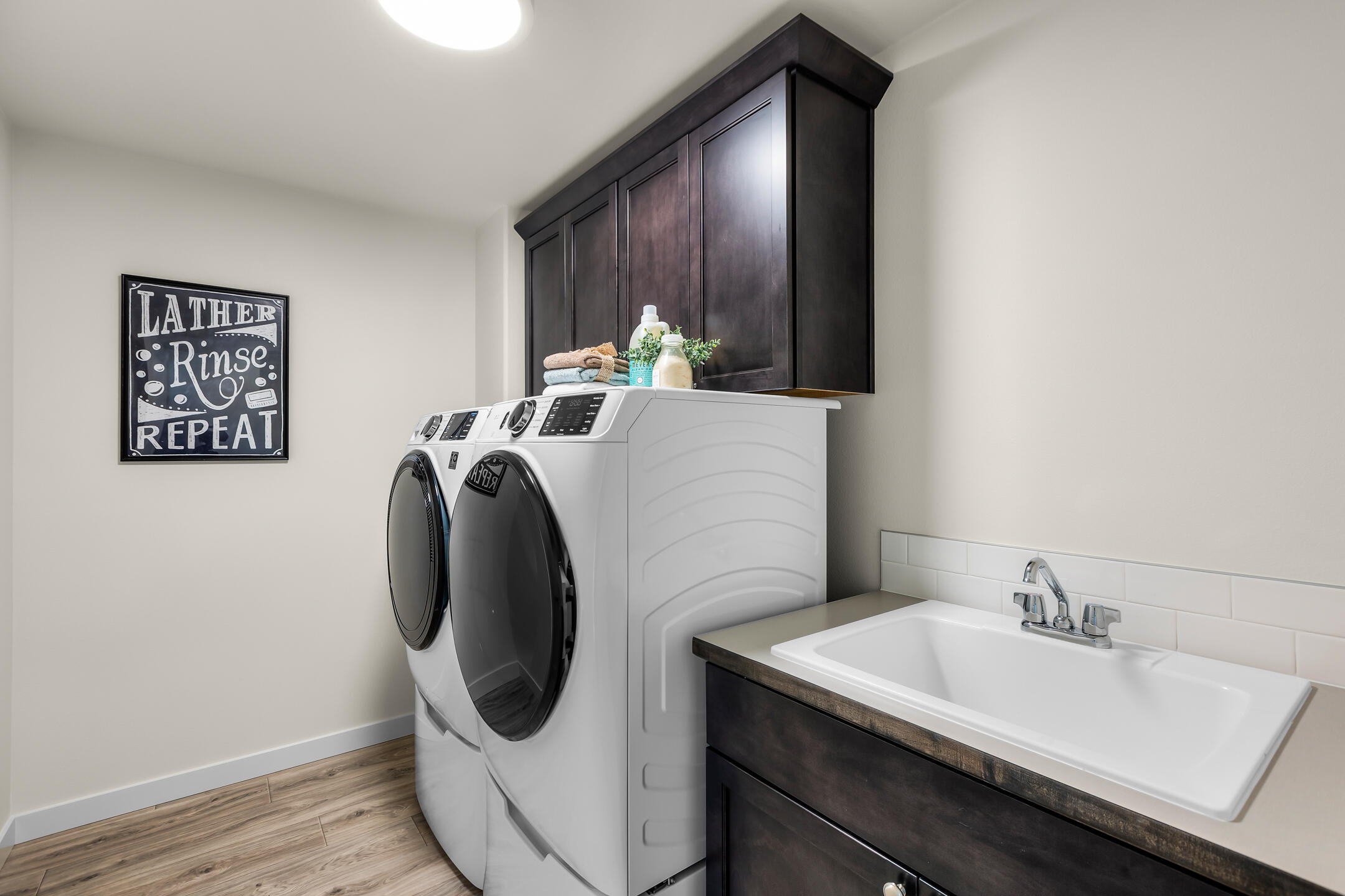 1131 Rutherford Drive, Unit 22 Medford, OR 97504 - Photo 16 of 16 Talent - Laundry