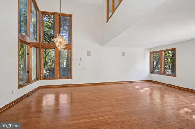 a view of a pathway of a building