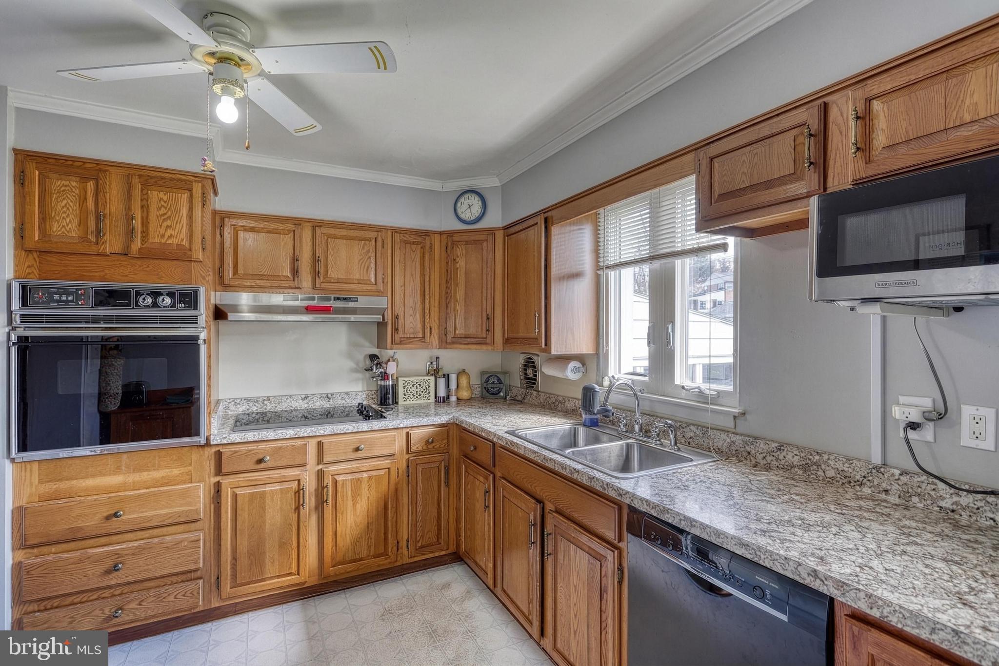 2420 Auburn Road York, PA 17402 - Photo 12 of 39