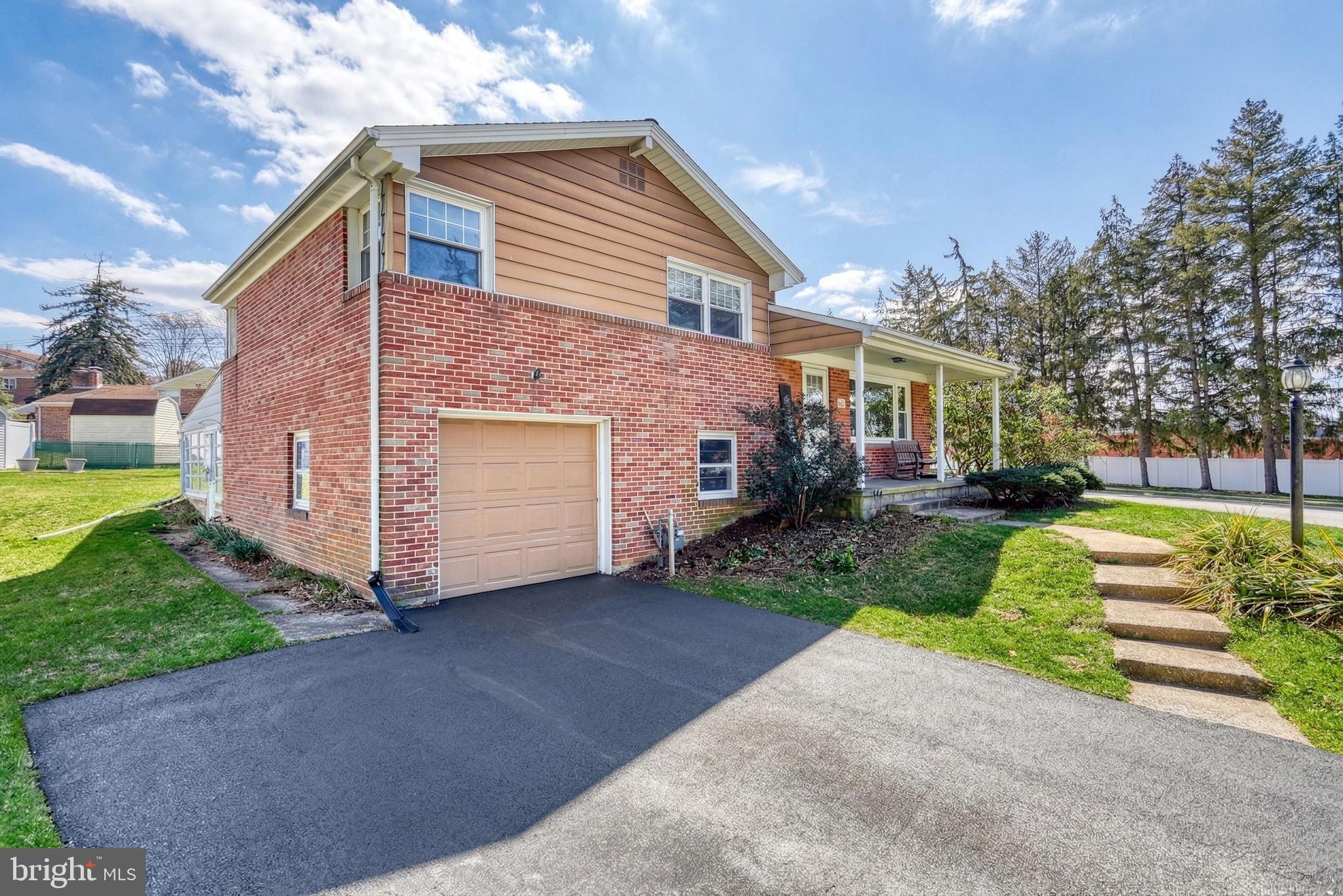 2420 Auburn Road York, PA 17402 - Photo 2 of 39