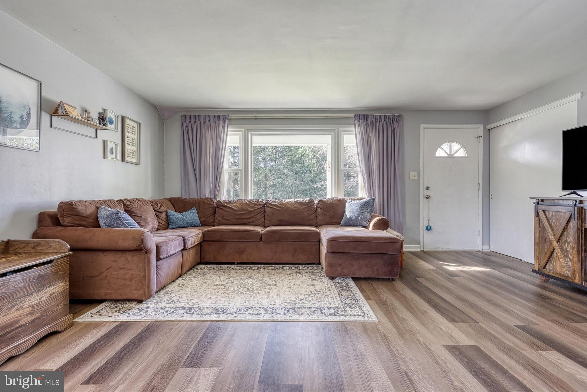 2420 Auburn Road York, PA 17402 - Photo 5 of 39